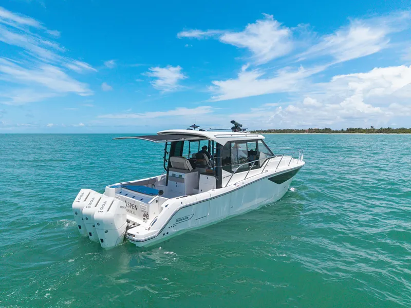 Slide: The Image of Boston Whaler 365 CONQUEST 2025 - 6