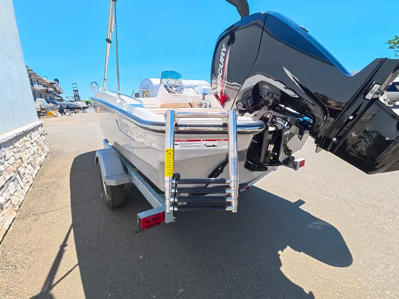Slide: The Image of Boston Whaler 160 Super Sport 2026 - 4