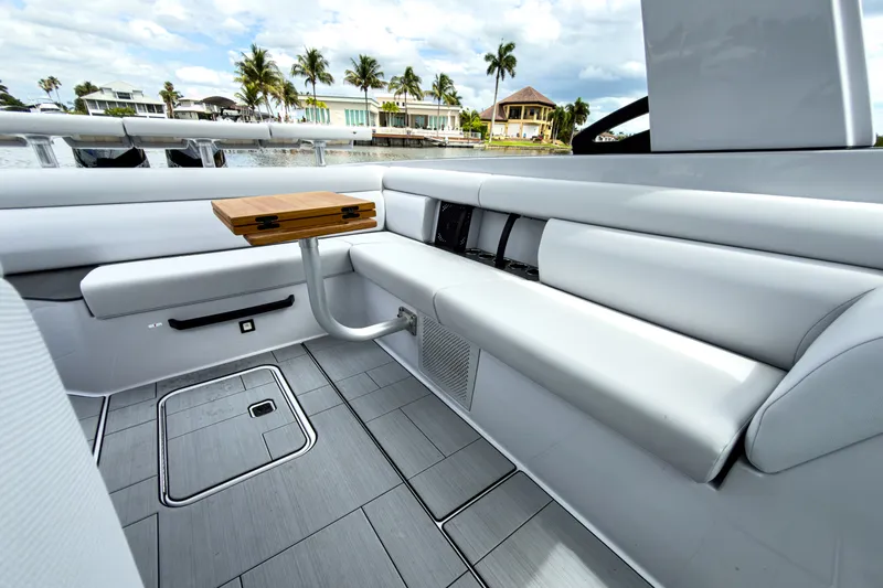 Slide: The Image of Aviara AV32 Outboard 2024 - 7