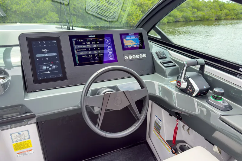 Slide: The Image of Aviara AV32 Outboard 2024 - 12