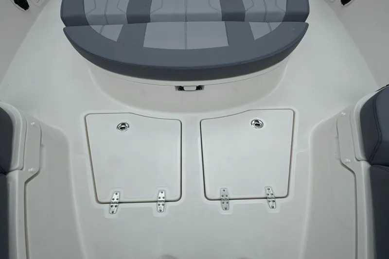 Slide: The Image of Boston Whaler 420 Outrage 2025 - 109