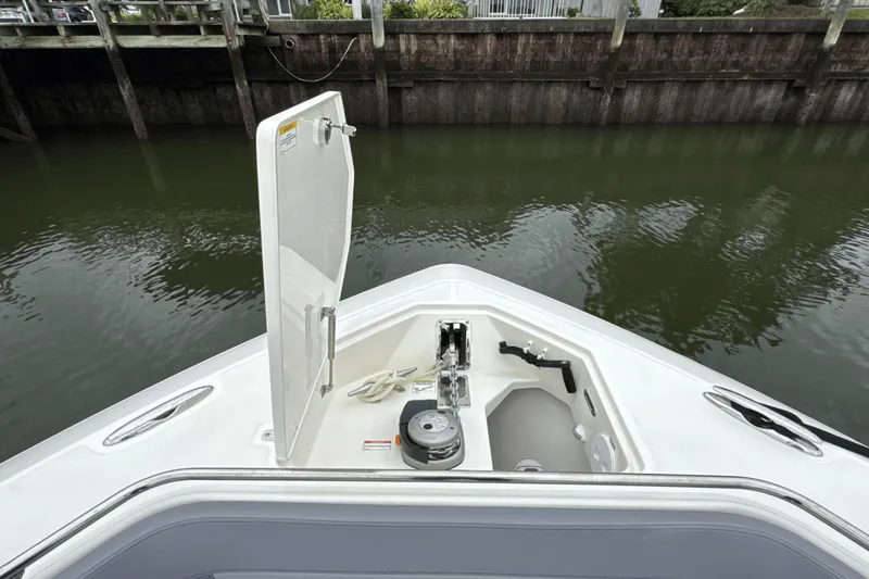 Slide: The Image of Boston Whaler 420 Outrage 2025 - 126