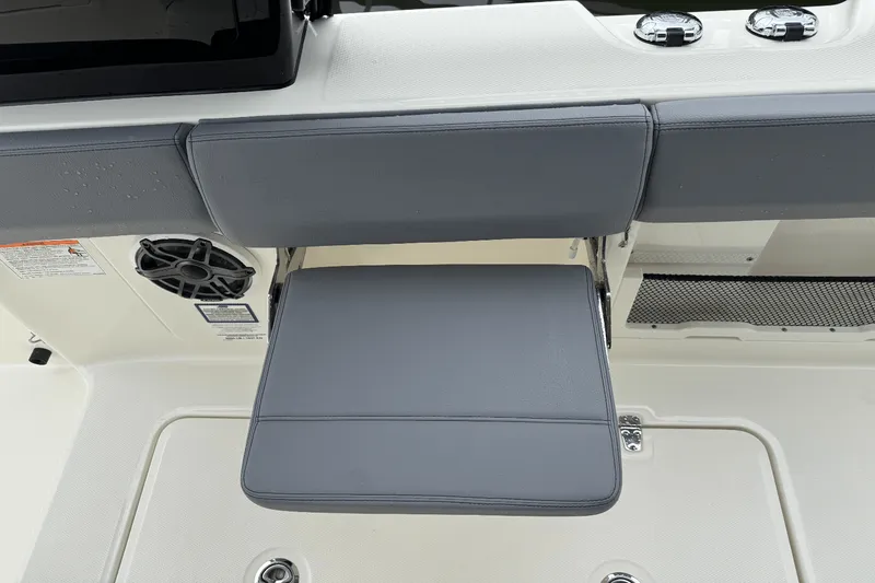 Slide: The Image of Boston Whaler 420 Outrage 2025 - 43