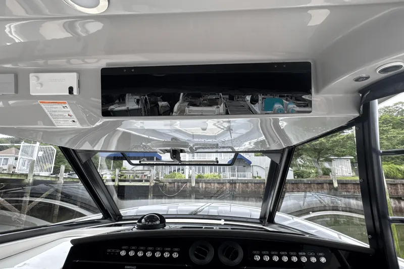 Slide: The Image of Boston Whaler 420 Outrage 2025 - 59