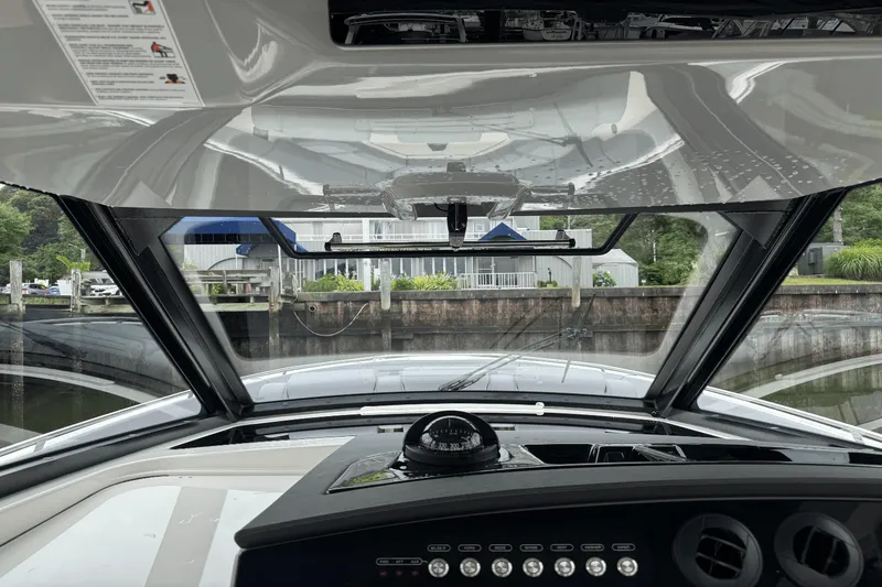 Slide: The Image of Boston Whaler 420 Outrage 2025 - 62