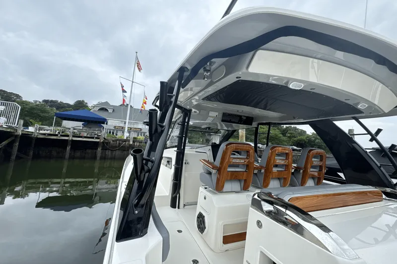Slide: The Image of Boston Whaler 420 Outrage 2025 - 64