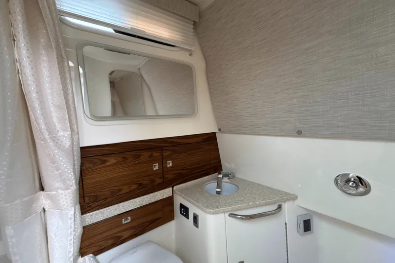 Slide: The Image of Boston Whaler 420 Outrage 2025 - 83