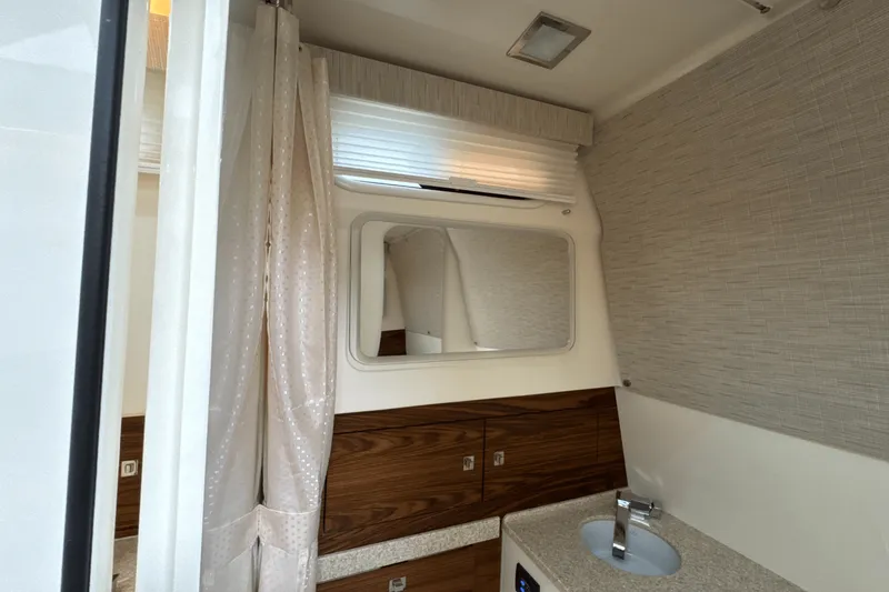 Slide: The Image of Boston Whaler 420 Outrage 2025 - 86