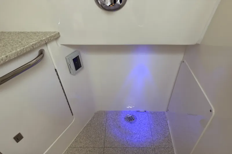 Slide: The Image of Boston Whaler 420 Outrage 2025 - 87