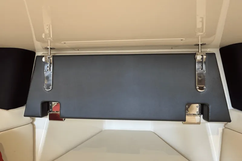 Slide: The Image of Boston Whaler 420 Outrage 2025 - 88