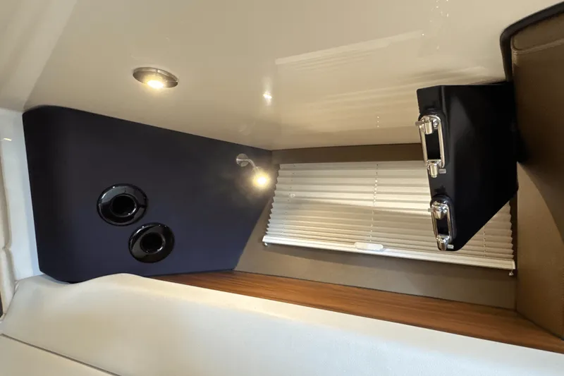 Slide: The Image of Boston Whaler 420 Outrage 2025 - 89