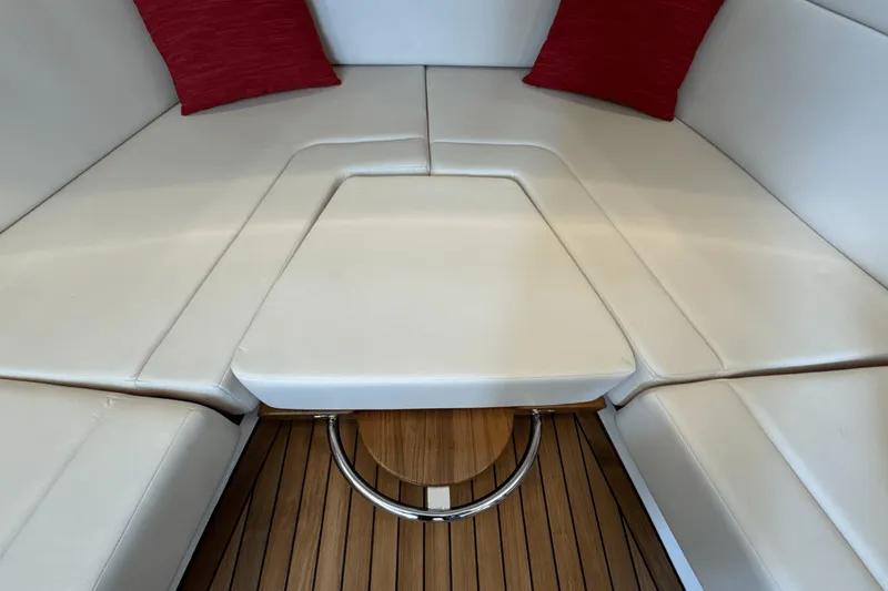 Slide: The Image of Boston Whaler 420 Outrage 2025 - 94