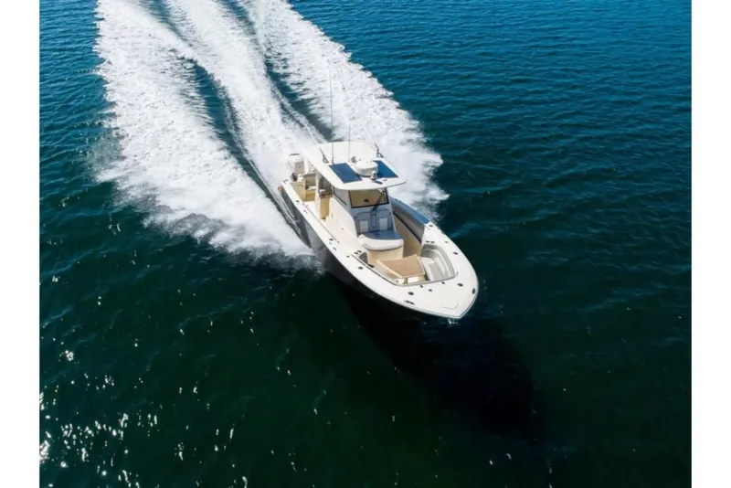 Slide: The Image of Scout 330 LXF 2026 - 3