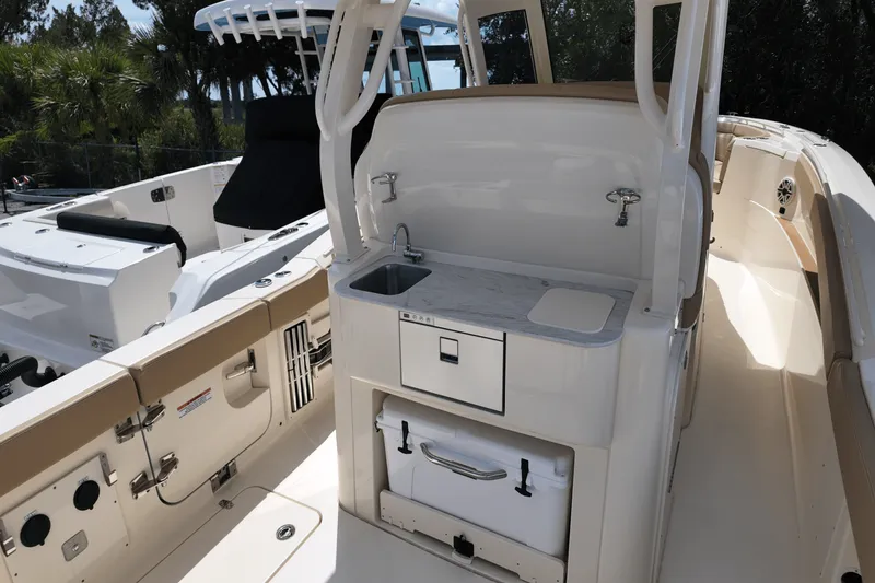 Slide: The Image of Scout 330 LXF 2026 - 49