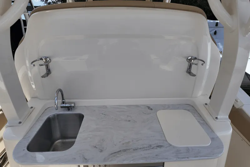 Slide: The Image of Scout 330 LXF 2026 - 54