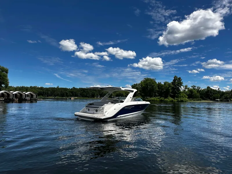 Slide: The Image of Sea Ray SLX 310 2026 - 1