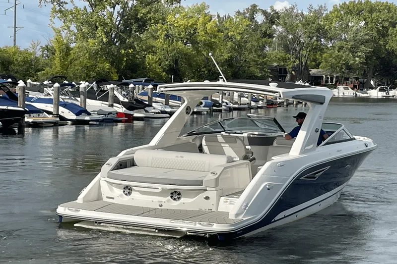 Slide: The Image of Sea Ray SLX 310 2026 - 9