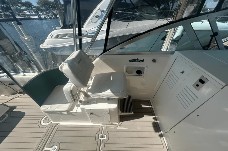 Slide: The Image of Tiara 2870 WA 2001 - 16