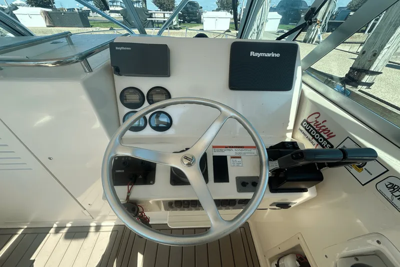 Slide: The Image of Tiara 2870 WA 2001 - 19