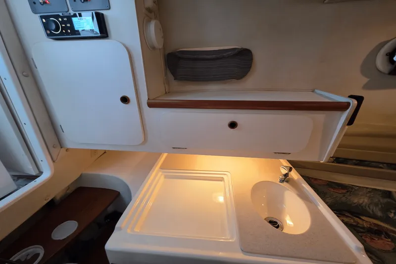 Slide: The Image of Tiara 2870 WA 2001 - 32