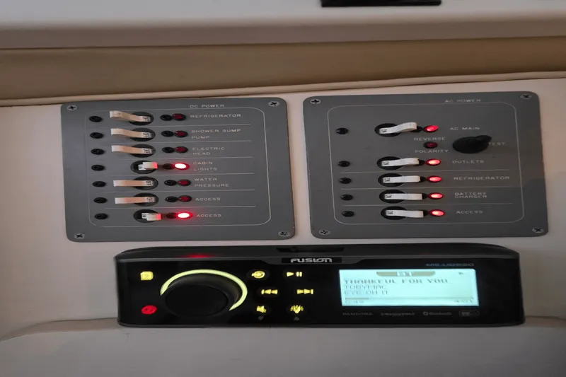 Slide: The Image of Tiara 2870 WA 2001 - 33