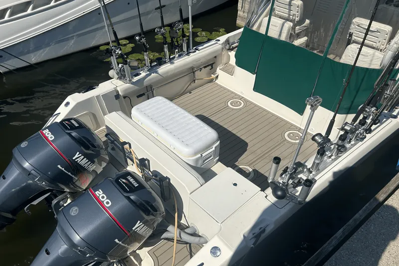 Slide: The Image of Tiara 2870 WA 2001 - 5