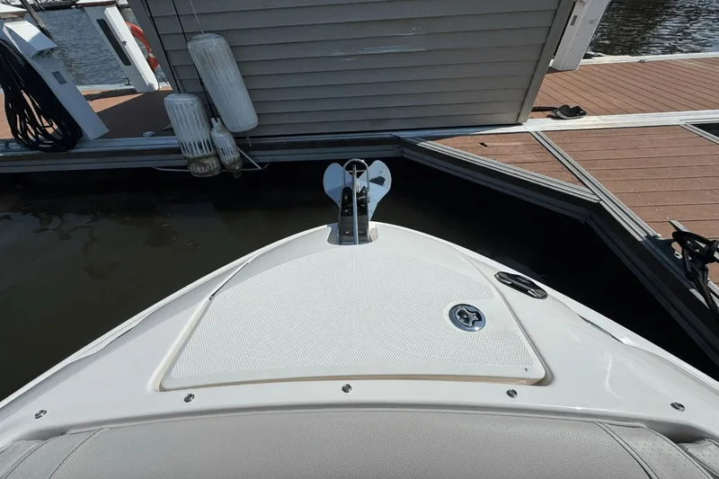 Slide: The Image of Sea Ray SLX 260 Outboard 2025 - 25