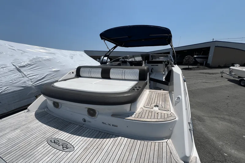Slide: The Image of Sea Ray 280 SLX 2017 - 5