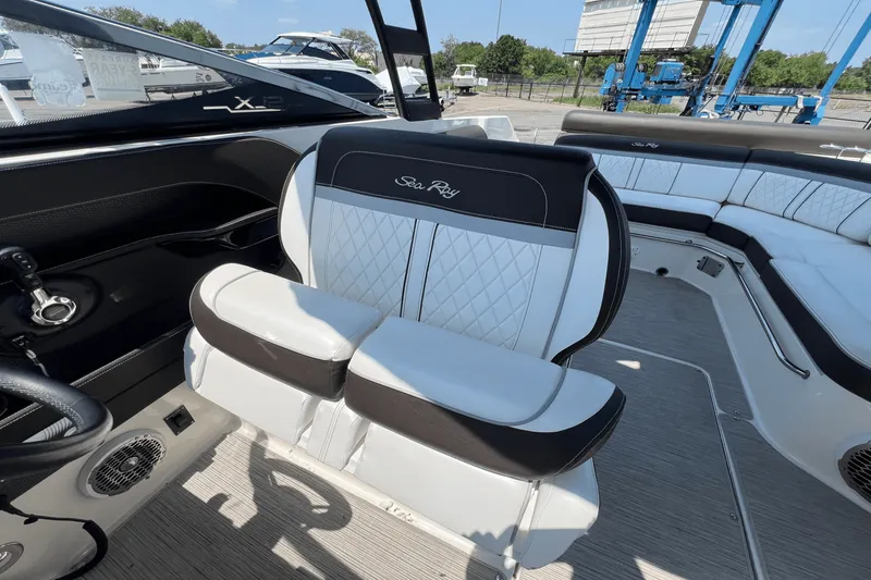 Slide: The Image of Sea Ray 280 SLX 2017 - 8