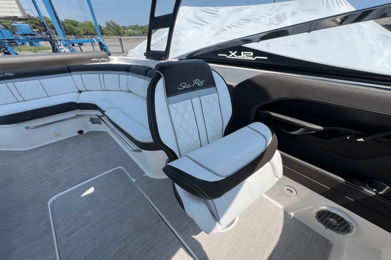 Slide: The Image of Sea Ray 280 SLX 2017 - 9