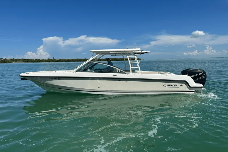 Slide: The Image of Boston Whaler 270 VANTAGE 2015 - 1