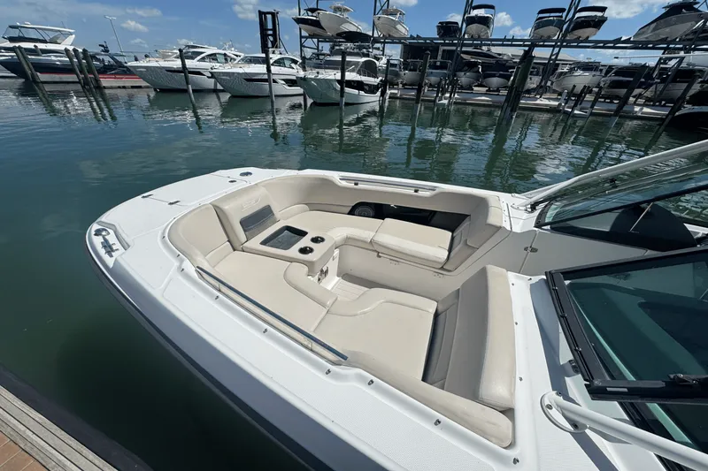 Slide: The Image of Boston Whaler 270 VANTAGE 2015 - 12