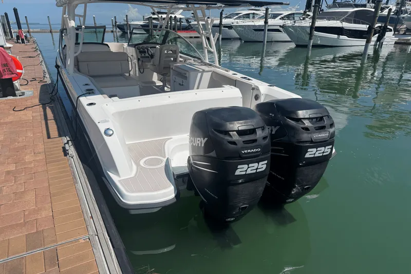 Slide: The Image of Boston Whaler 270 VANTAGE 2015 - 13