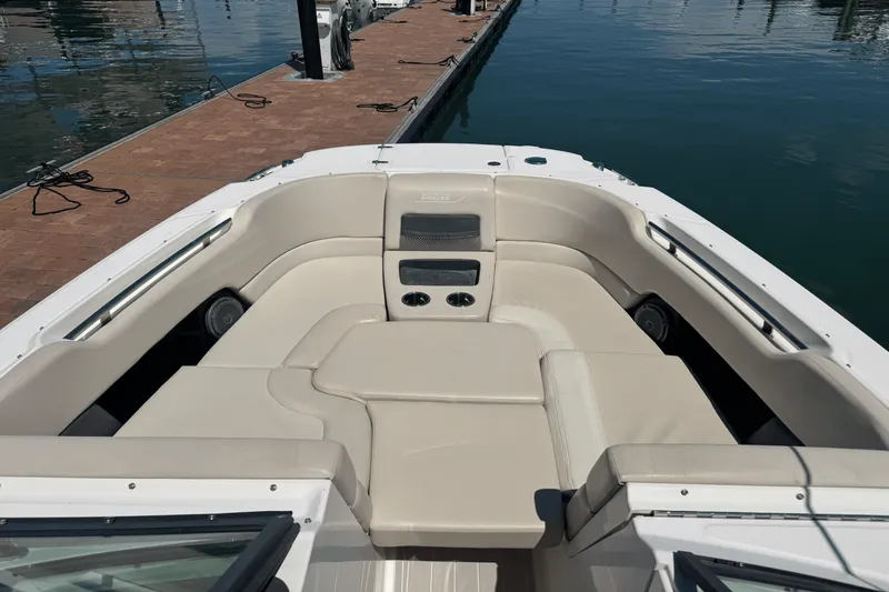 Slide: The Image of Boston Whaler 270 VANTAGE 2015 - 16