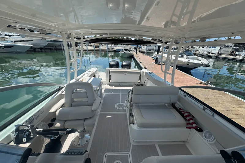 Slide: The Image of Boston Whaler 270 VANTAGE 2015 - 19