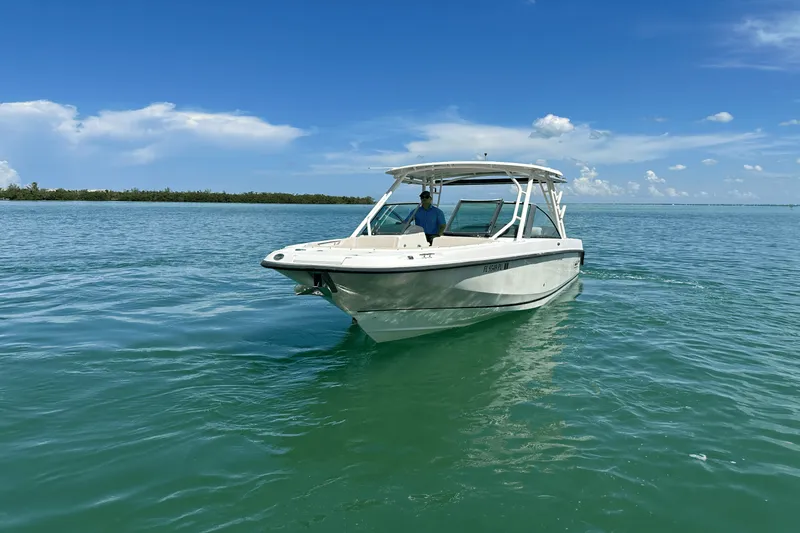 Slide: The Image of Boston Whaler 270 VANTAGE 2015 - 2