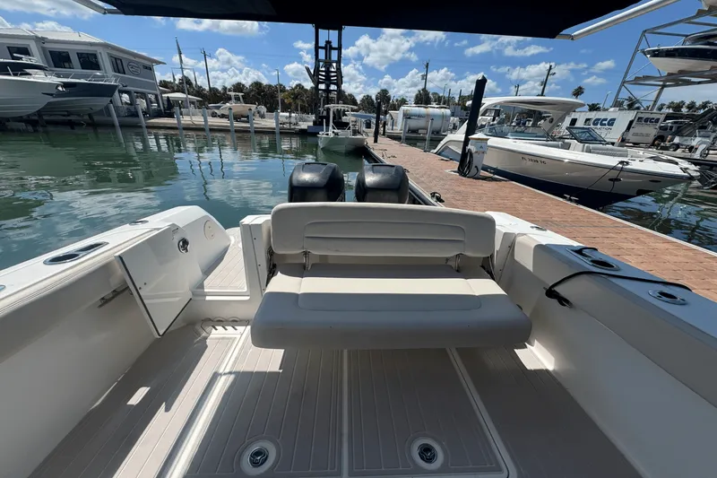 Slide: The Image of Boston Whaler 270 VANTAGE 2015 - 22