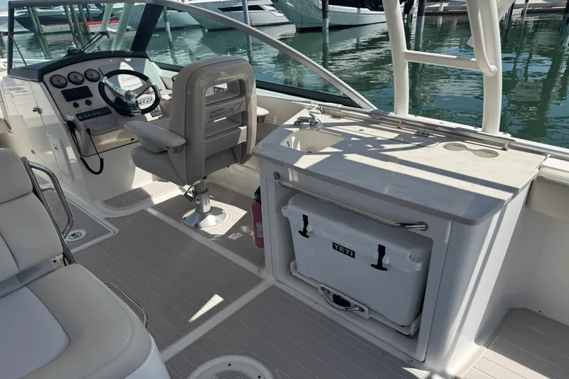 Slide: The Image of Boston Whaler 270 VANTAGE 2015 - 23