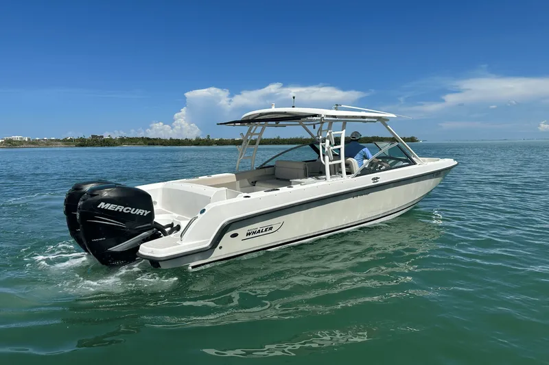 Slide: The Image of Boston Whaler 270 VANTAGE 2015 - 6