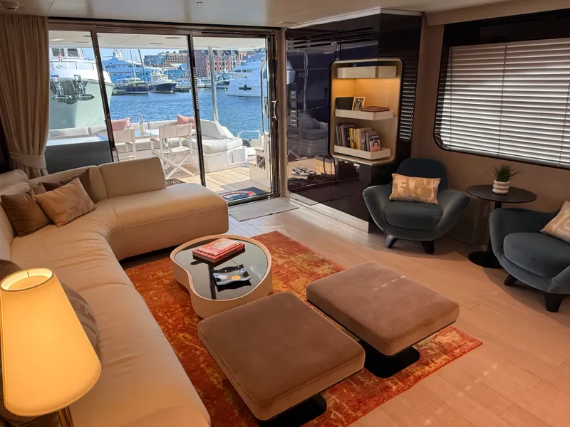 Slide: The Image of Azimut GRANDE 25M 2022 - 35