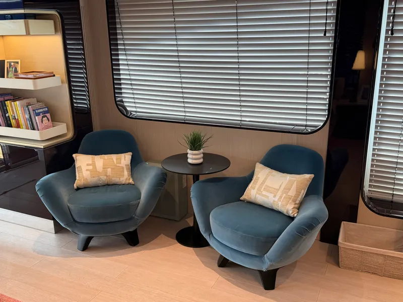 Slide: The Image of Azimut GRANDE 25M 2022 - 50