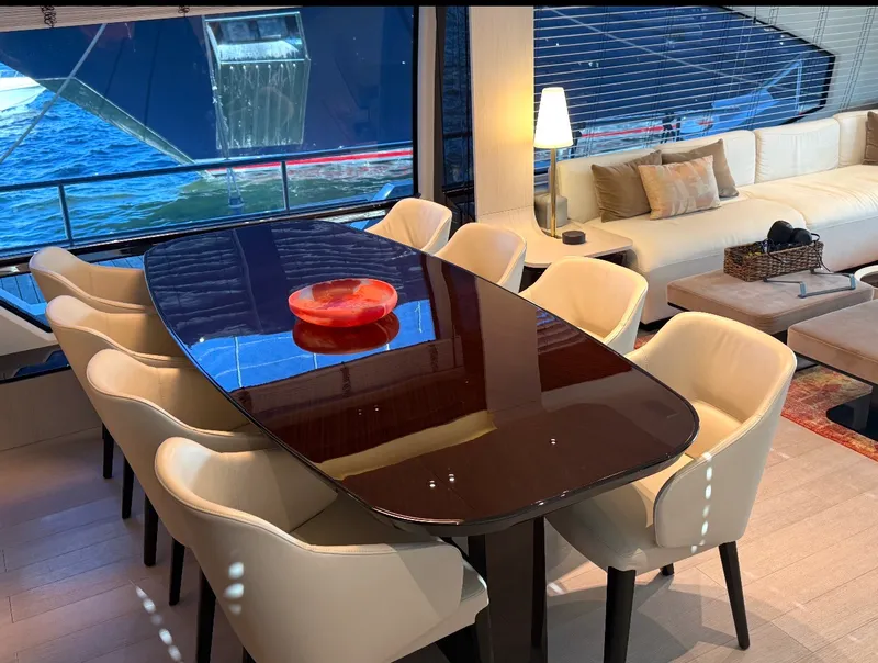 Slide: The Image of Azimut GRANDE 25M 2022 - 9