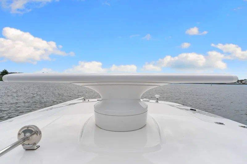 Slide: The Image of Boston Whaler 330 OUTRAGE 2022 - 26