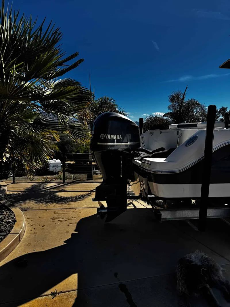 Slide: The Image of Robalo R 242 Center Console 2020 - 3