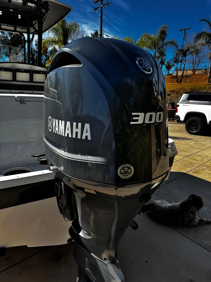Slide: The Image of Robalo R 242 Center Console 2020 - 2