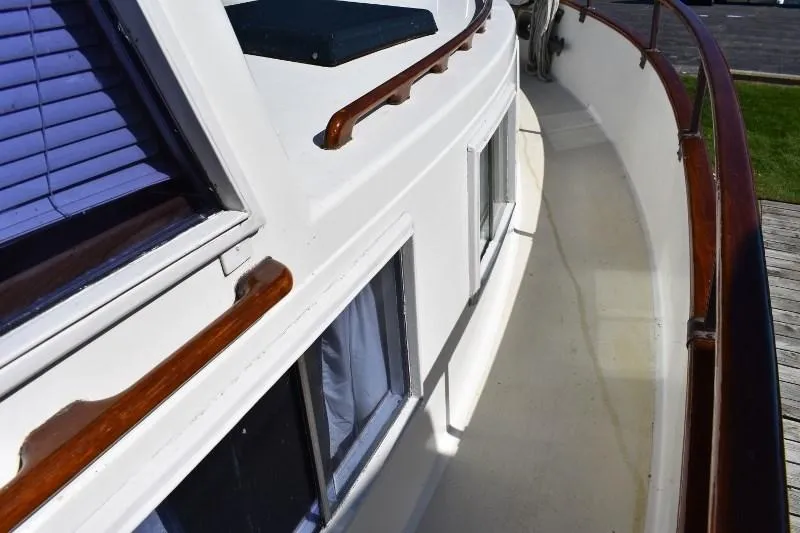 Slide: The Image of Deck view of the 1985 Grand Banks 49 Motoryacht. - 14