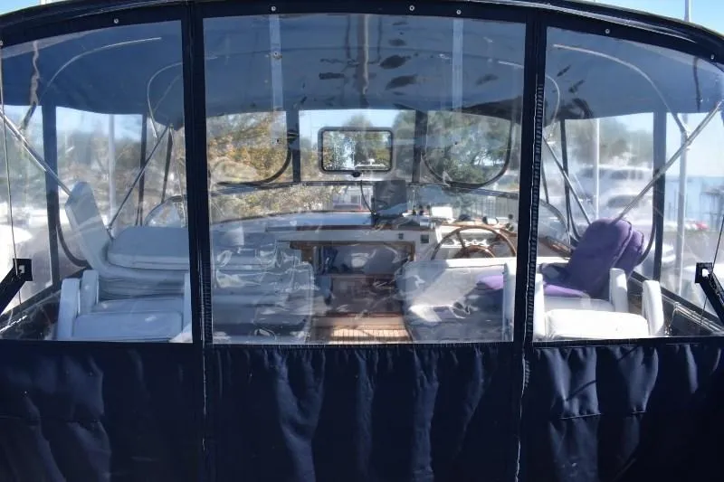 Slide: The Image of Interior view of 1985 Grand Banks 49 Motoryacht. - 36