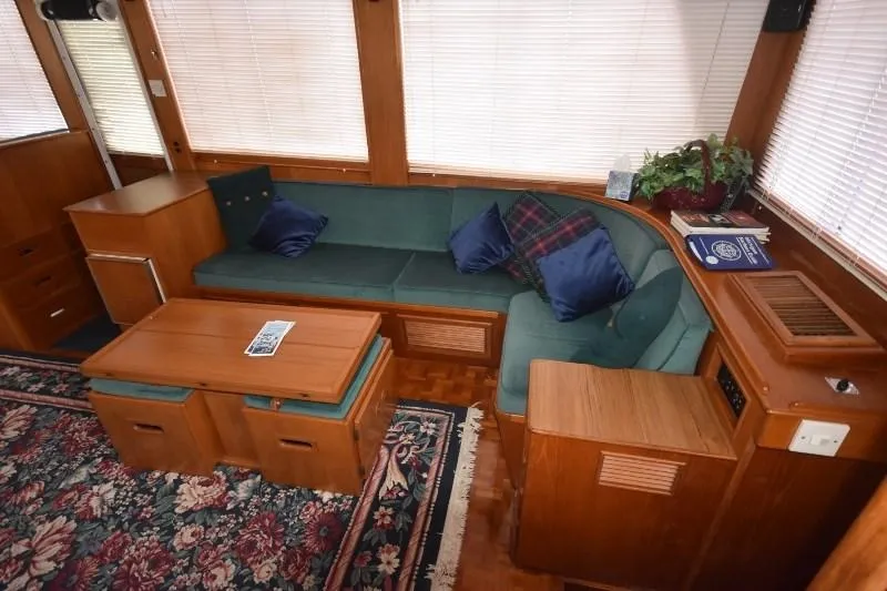 Slide: The Image of Grand Banks 49 Motoryacht 1985 - 54