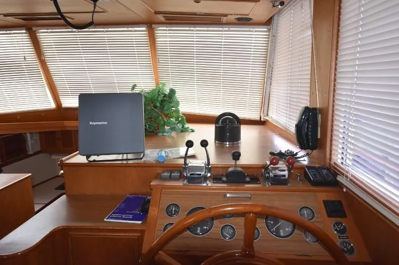 Slide: The Image of Grand Banks 49 Motoryacht 1985 - 59