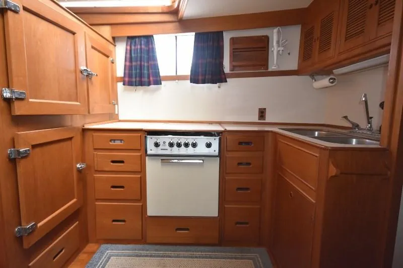 Slide: The Image of Grand Banks 49 Motoryacht 1985 - 65